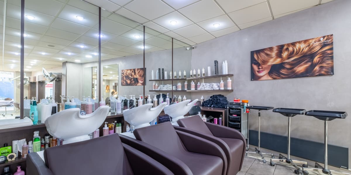 Divinn Coiffure - Coiffure Tassin-la-Demi-Lune - Photo de couverture - OneBooking