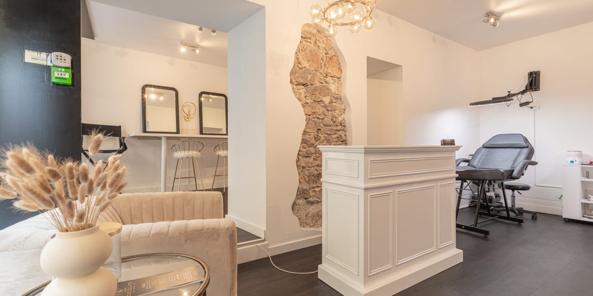 Carla Coccellato - Institut de beauté Cannes - Photo de couverture - OneBooking