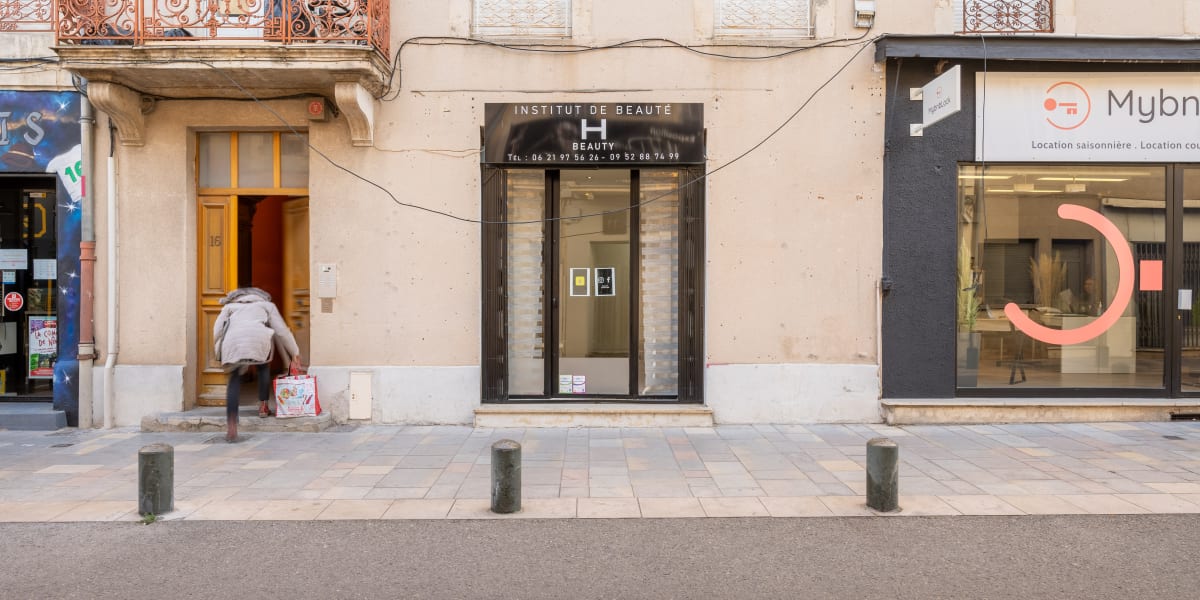 H BEAUTY - Onglerie Nîmes - Photo de couverture - OneBooking