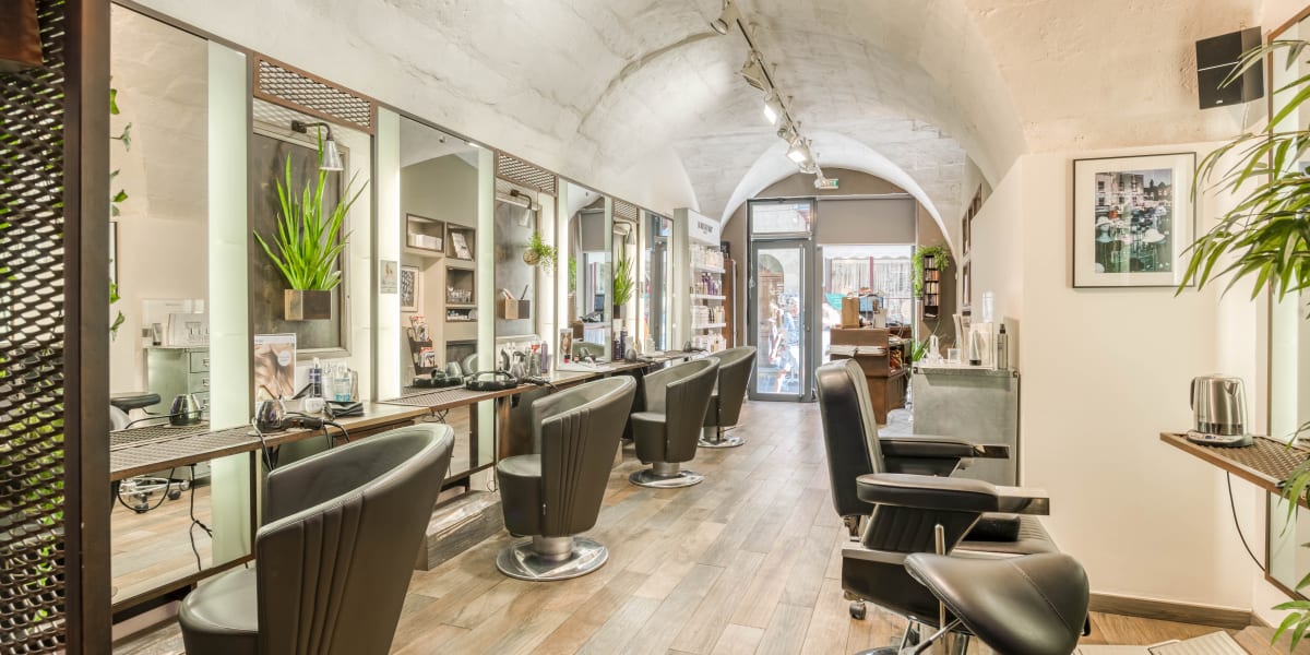 Kosmos coiffure - Coiffure Uzès - Photo de couverture - OneBooking