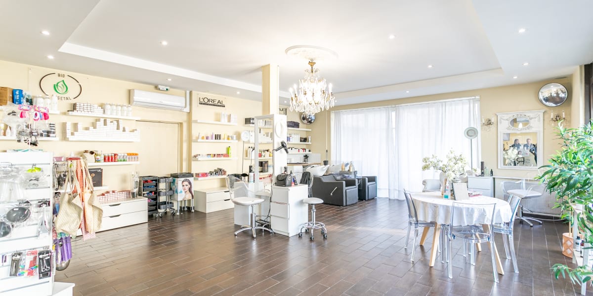 R shop - Sourcils & cils Gennevilliers - Photo de couverture - OneBooking