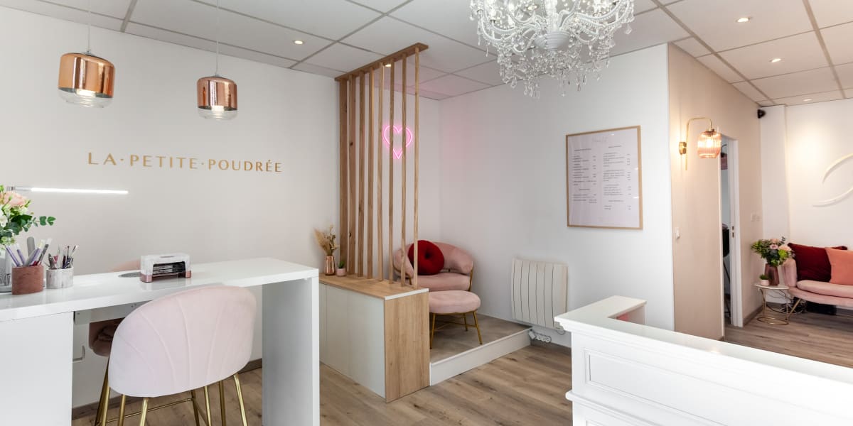 La Petite Poudrée - Onglerie Annecy - Photo de couverture - OneBooking