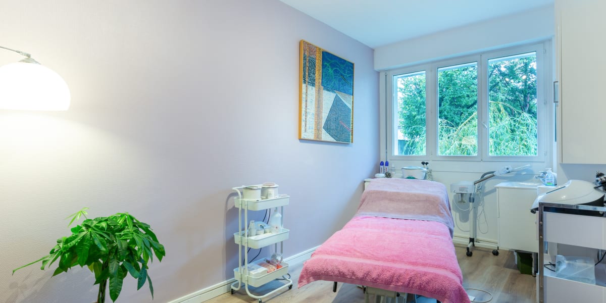 LB Beauty - Onglerie Besançon - Photo de couverture - OneBooking