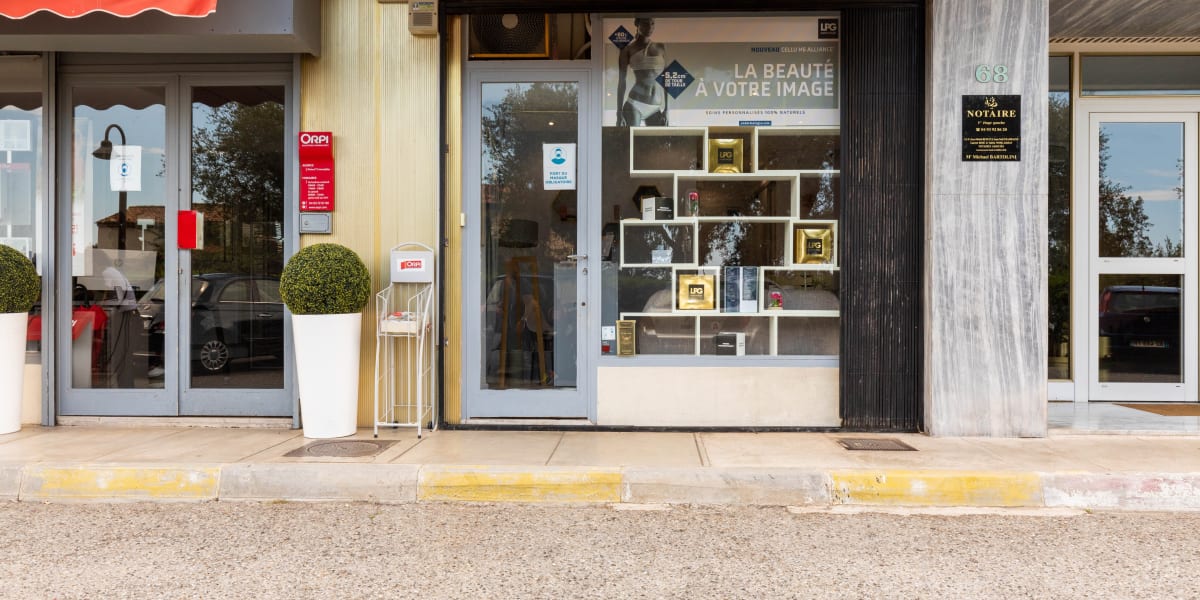 The Corner Beauty - Sourcils & cils Nice - Photo de couverture - OneBooking