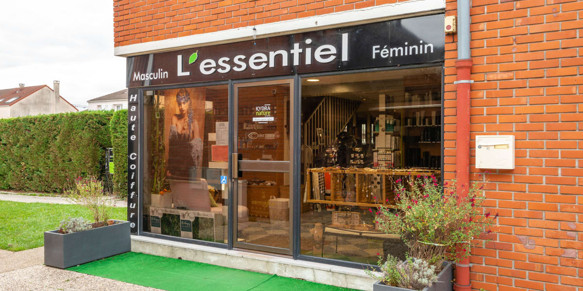L’essentiel - Coiffure Montigny-le-Bretonneux - Photo de couverture - OneBooking