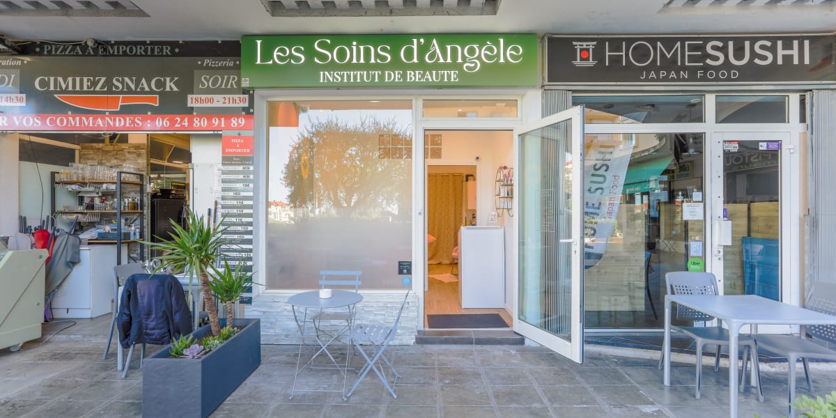 Les soins d'Angèle - Sourcils & cils Nice - Photo de couverture - OneBooking