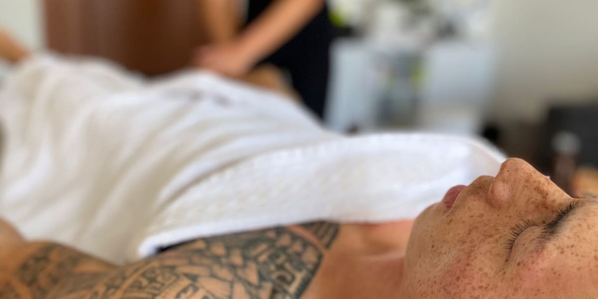 Omay Massage - Sourcils & cils Nice - Photo de couverture - OneBooking