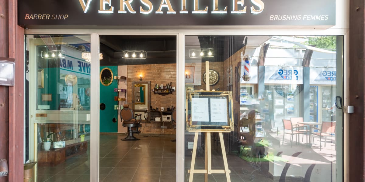 Versailles - Coiffure Villeneuve-Loubet - Photo de couverture - OneBooking