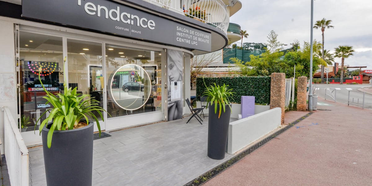 Tendance Coiffure Beauté - Coiffure Villeneuve-Loubet - Photo de couverture - OneBooking