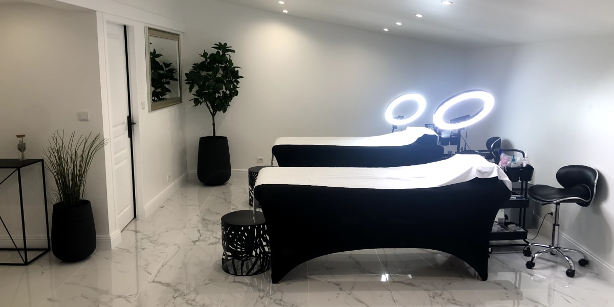 Les Cils d’Aurore - Barbier Marseille - Photo de couverture - OneBooking