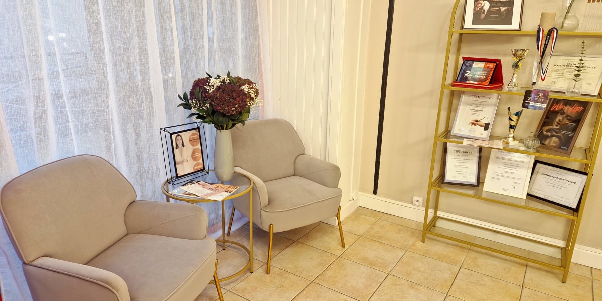 Doctor Brows - Maquillage Semi-permanent & Extensions de Cils - Institut de beauté Saint-André-de-Cubzac - Photo de couverture - OneBooking
