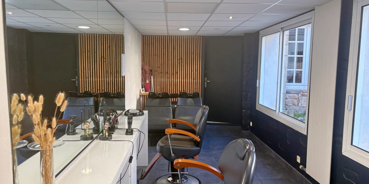 Le salon de coiffure - Coiffure Pont-l'Abbé - Photo de couverture - OneBooking