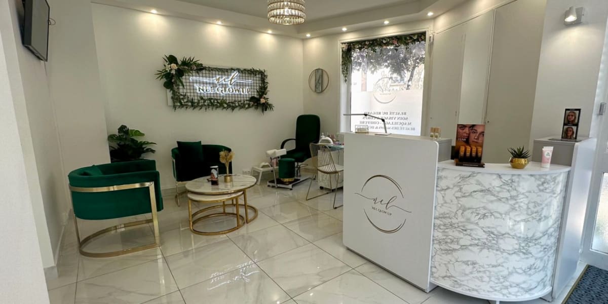 Nel Glow Up - Yumi Lashes - Expert Lpg - Coiffure Mantes-la-Jolie - Photo de couverture - OneBooking
