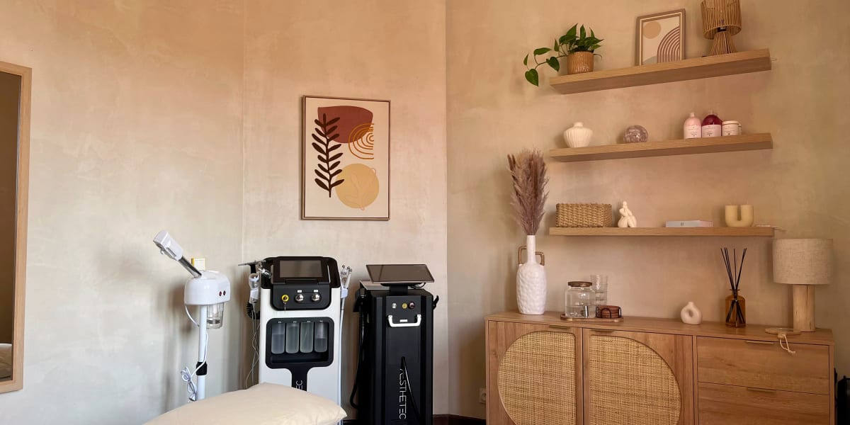 Neolys - Onglerie Annecy - Photo de couverture - OneBooking