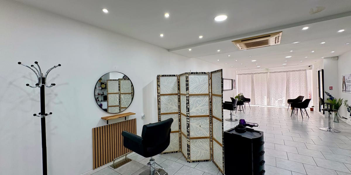 Jihane Coiffure - Coiffure Toulon - Photo de couverture - OneBooking