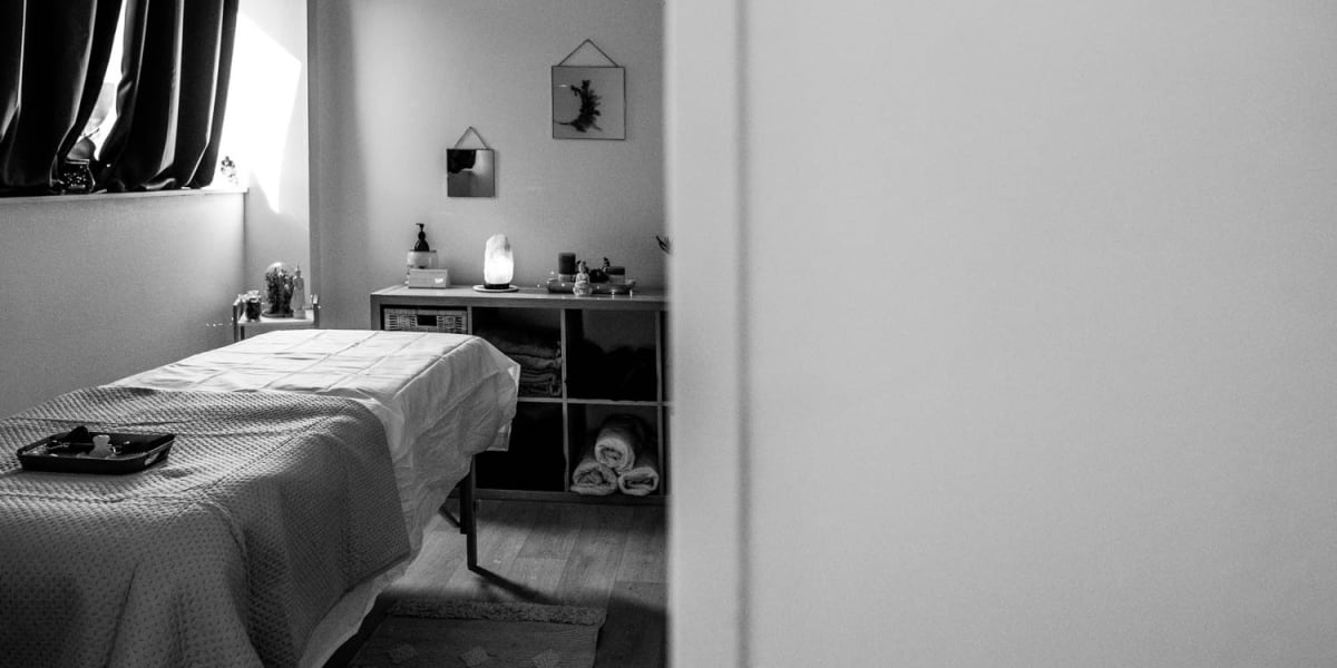 Floriane - Masseuse Drainage Renata, Thérapeute, Energéticienne, Maternité A domicile - Massage Rennes - Photo de couverture - OneBooking