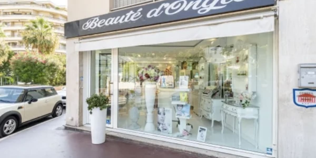 Beauté d'ongles (Extension de Cils) - Institut de beauté Cannes - Photo de couverture - OneBooking