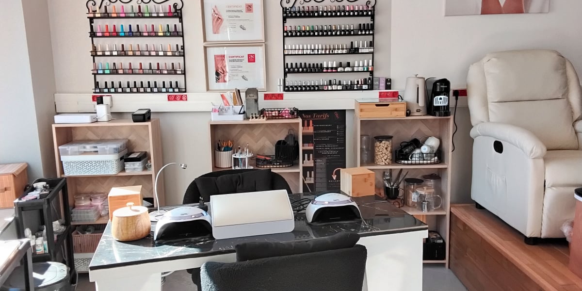 EBÈNE FLOW - Sourcils & cils Niort - Photo de couverture - OneBooking