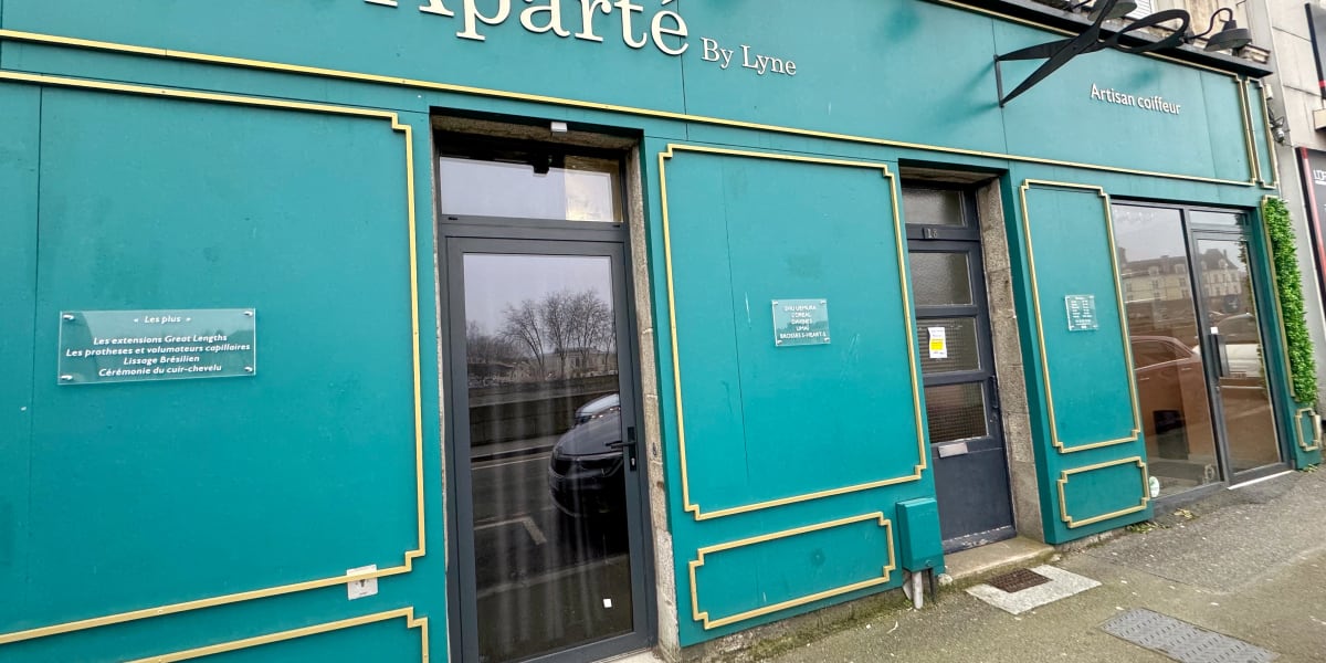 En Aparté By Lyne - Sourcils & cils Laval - Photo de couverture - OneBooking