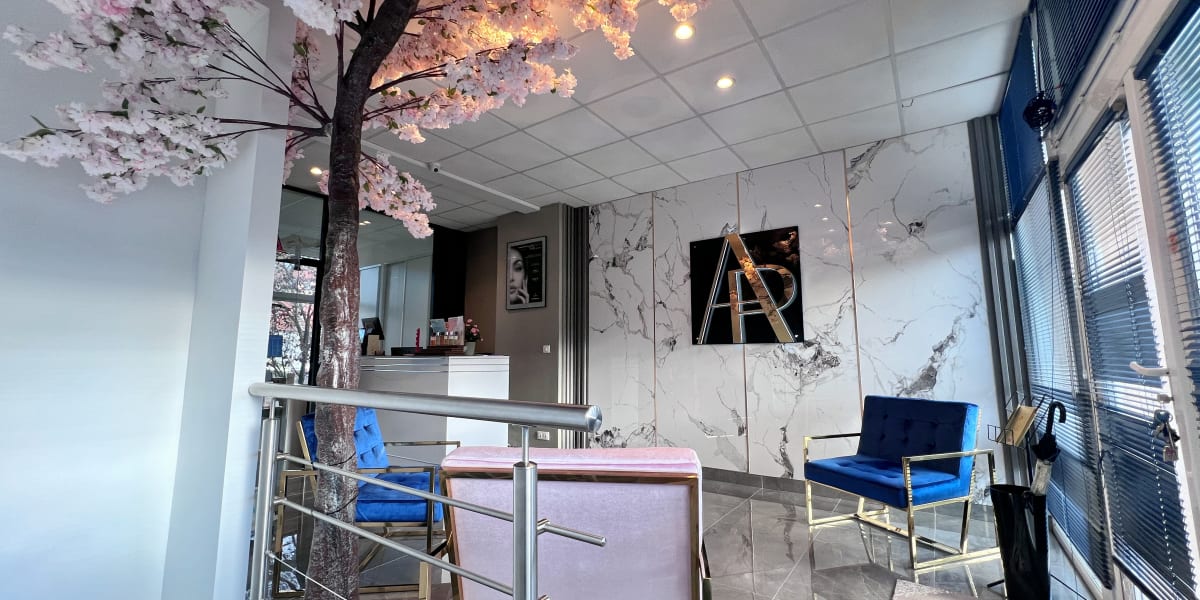 Atelier du regard - Onglerie Besançon - Photo de couverture - OneBooking