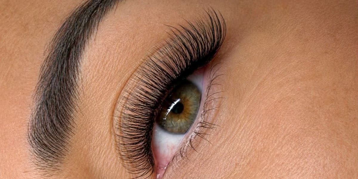 Riviera Cils by Clara - Coiffure Nice - Photo de couverture - OneBooking