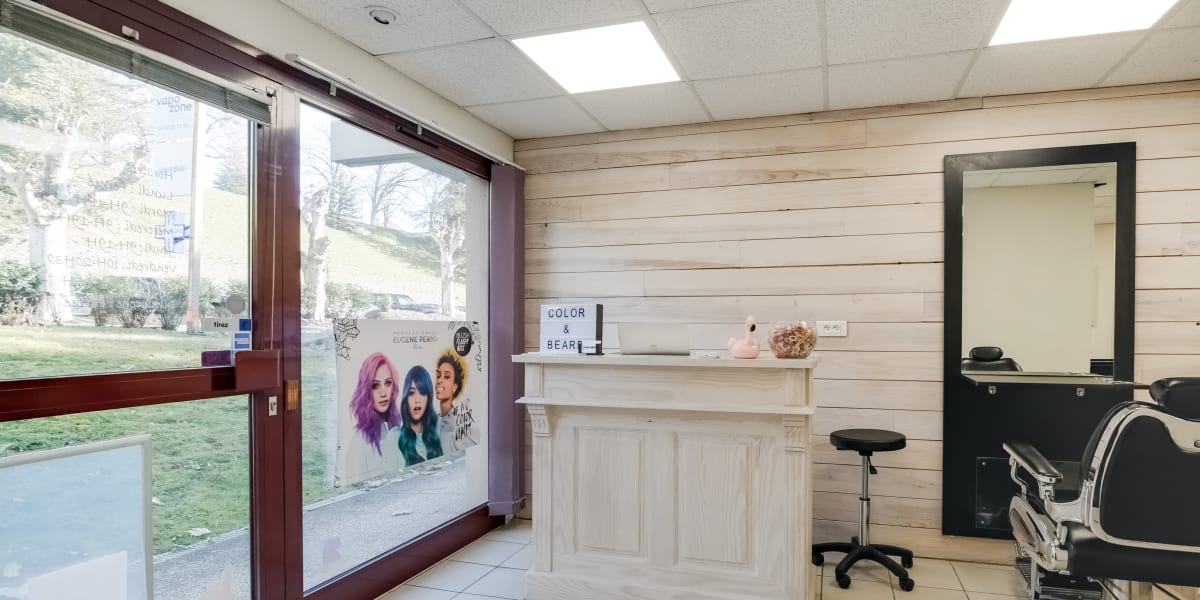 Color & Beard - Coiffure Saint-Julien-en-Genevois - Photo de couverture - OneBooking