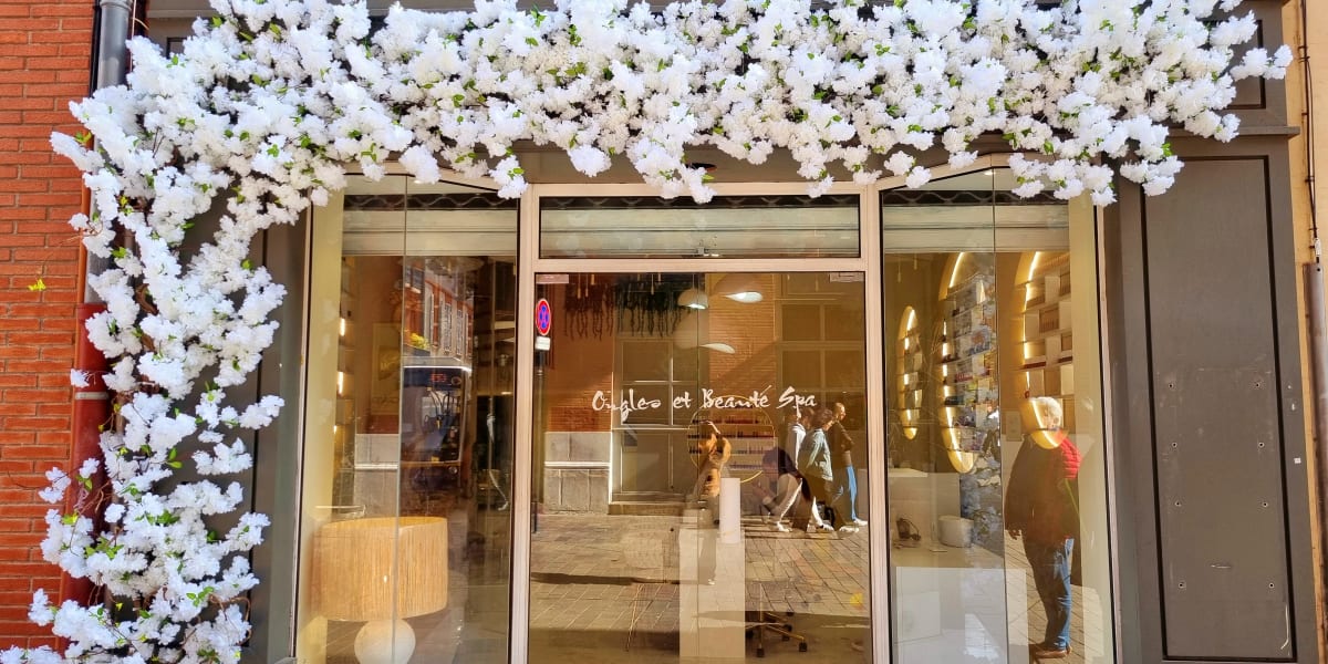 Ongles et Beauté Capitole - Head Spa - Hammam - Sauna - Jacuzzi - Coiffure Toulouse - Photo de couverture - OneBooking