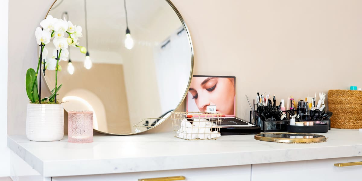 CREADERMA | Le Studio de Céline - Sourcils & cils Nice - Photo de couverture - OneBooking