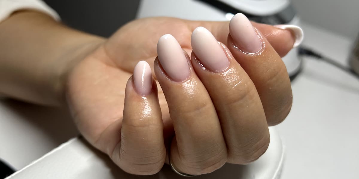 L'élégance dans le pinceau - Institut de beauté Saint-André-de-Cubzac - Photo de couverture - OneBooking