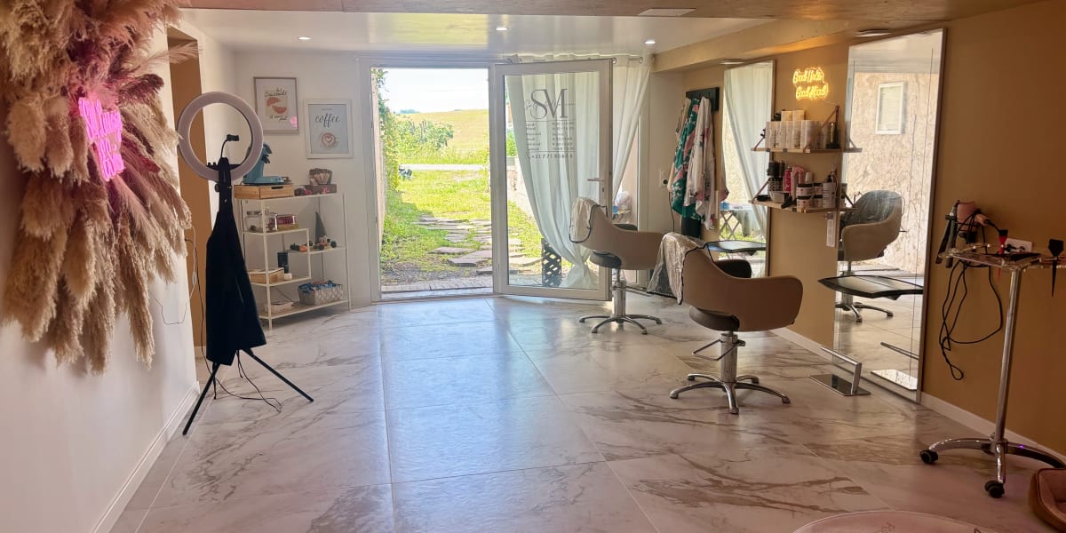 SM Lissage & Soin 64 - Bar à Lissage - Coiffure Orthez - Photo de couverture - OneBooking