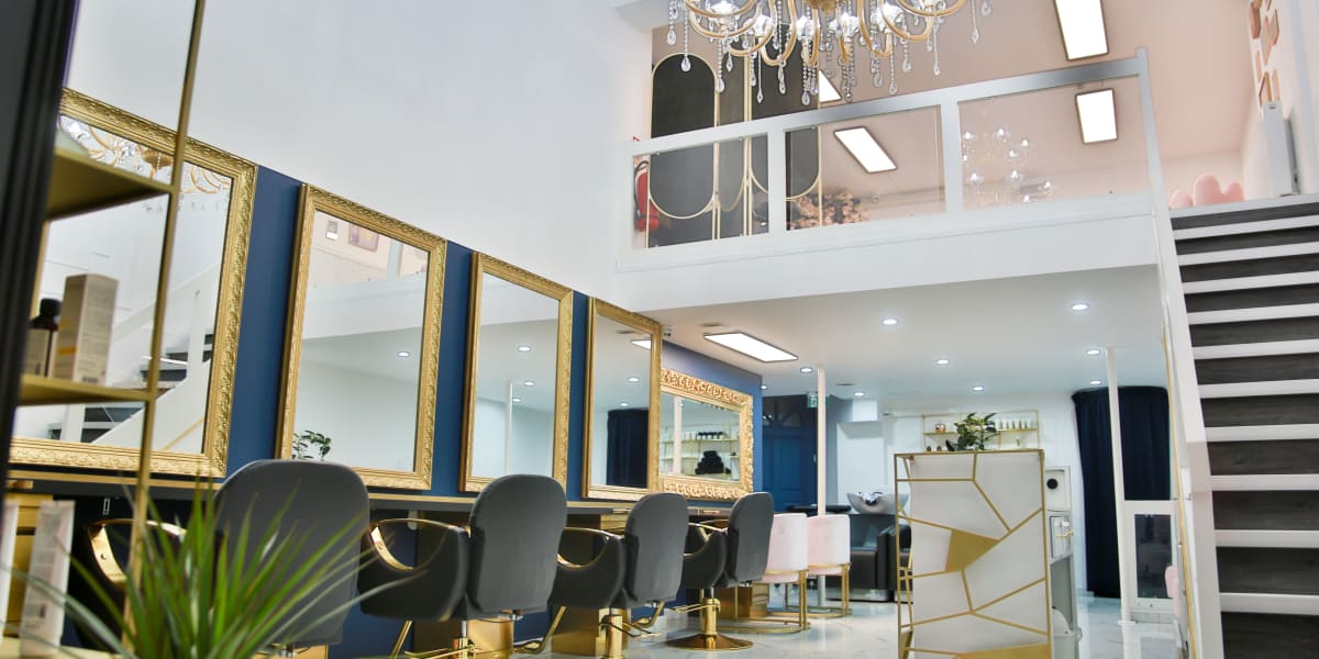 IZEY • Coiffure • Hammam  • Soins - Onglerie Mulhouse - Photo de couverture - OneBooking