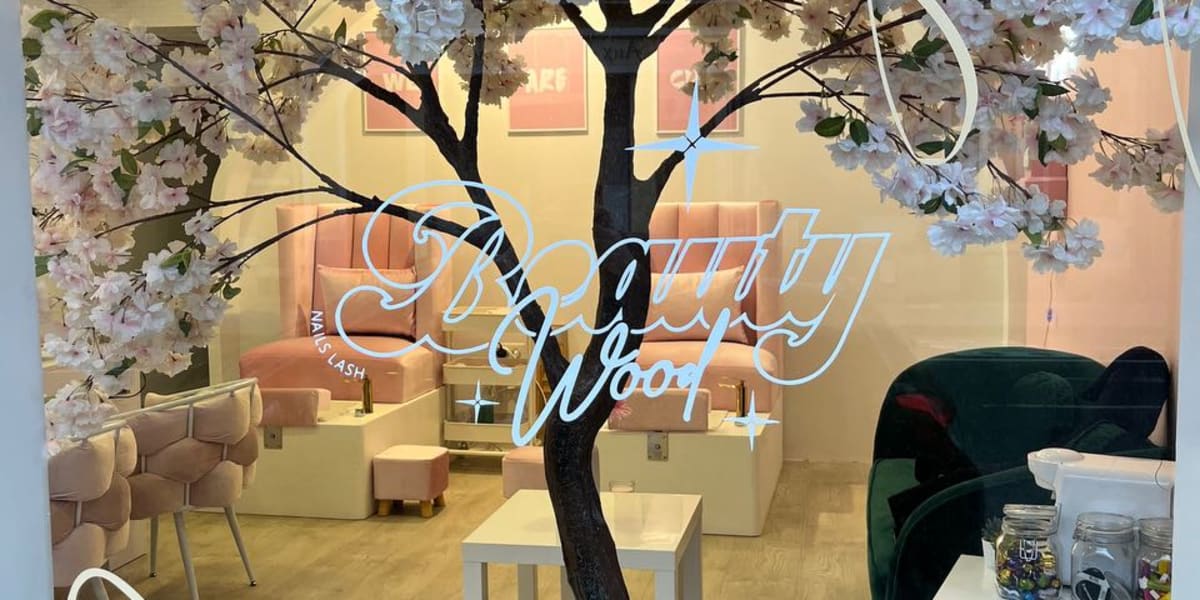 beauty wood - Onglerie Reims - Photo de couverture - OneBooking