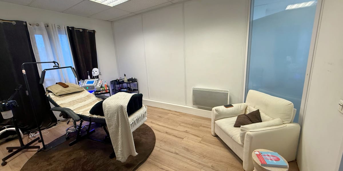 Tijari Skin - Onglerie Montreuil - Photo de couverture - OneBooking