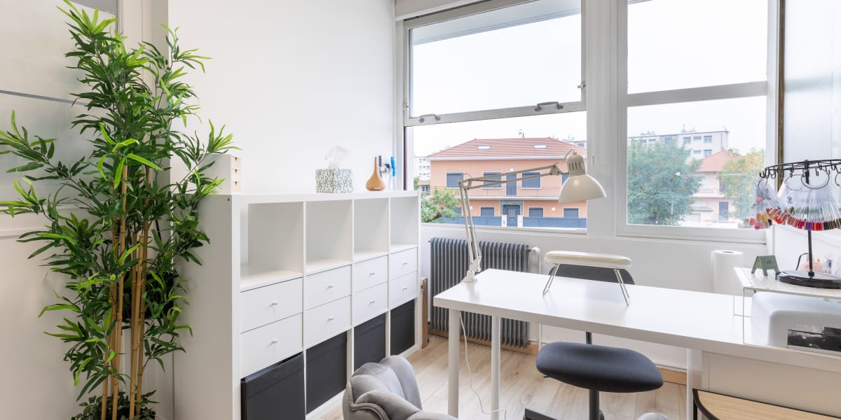 Salon Dhelo - Onglerie Villeurbanne - Photo de couverture - OneBooking