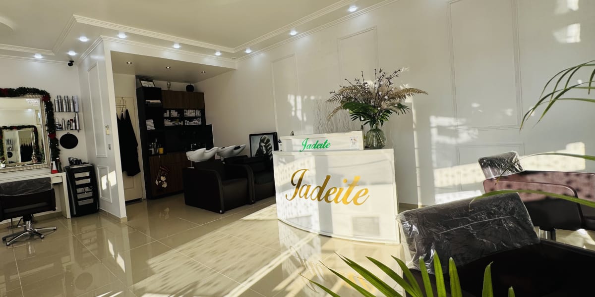 Jadéite - Coiffure Dijon - Photo de couverture - OneBooking