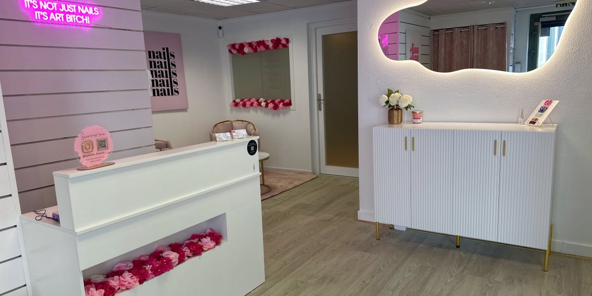 Ophelia beauty - Onglerie Clermont-Ferrand - Photo de couverture - OneBooking