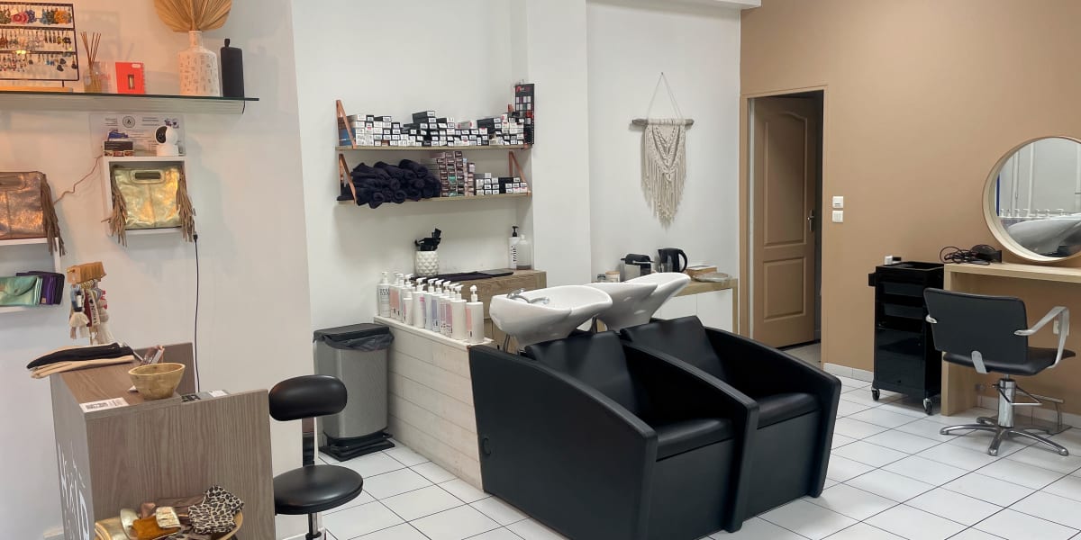 HAIR CONCEPT BY M - Coiffure Nîmes - Photo de couverture - OneBooking