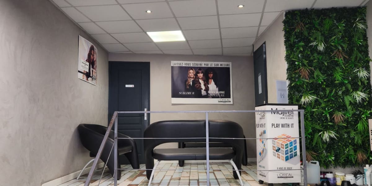 Sublime.R - Coiffure Toulon - Photo de couverture - OneBooking