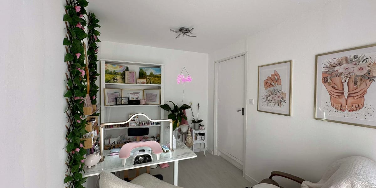 Phoenix Nails - Onglerie Graulhet - Photo de couverture - OneBooking