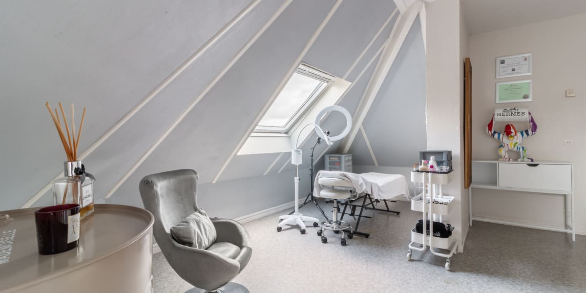 Sara Eyes Perfect - Onglerie Douai - Photo de couverture - OneBooking