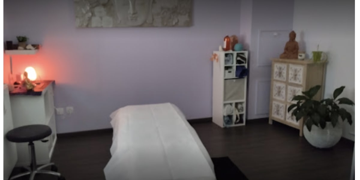 NORA LESLINA - Massage Nantes - Photo de couverture - OneBooking