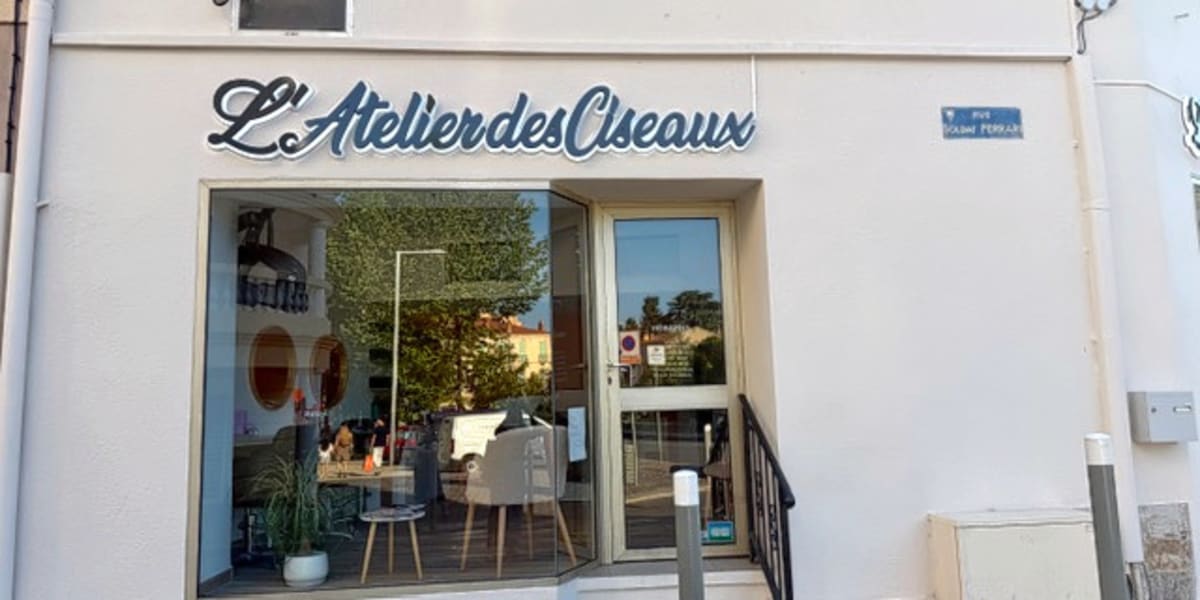 L'atelier des ciseaux - Coiffure Hyères - Photo de couverture - OneBooking