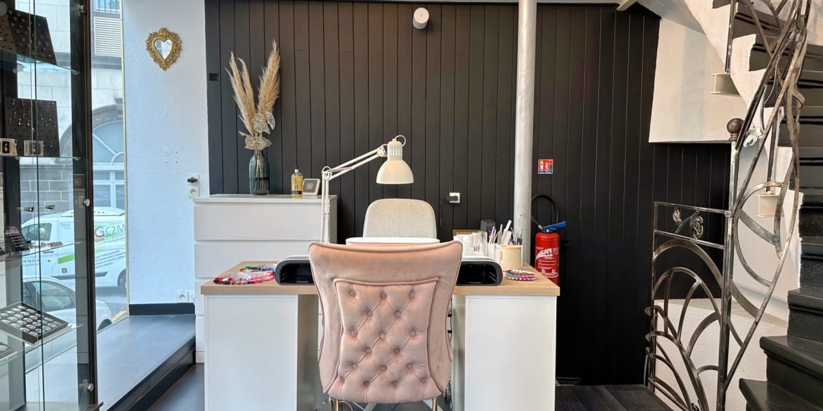 MEG ONGLES ET PIERCING - Onglerie Clermont-Ferrand - Photo de couverture - OneBooking