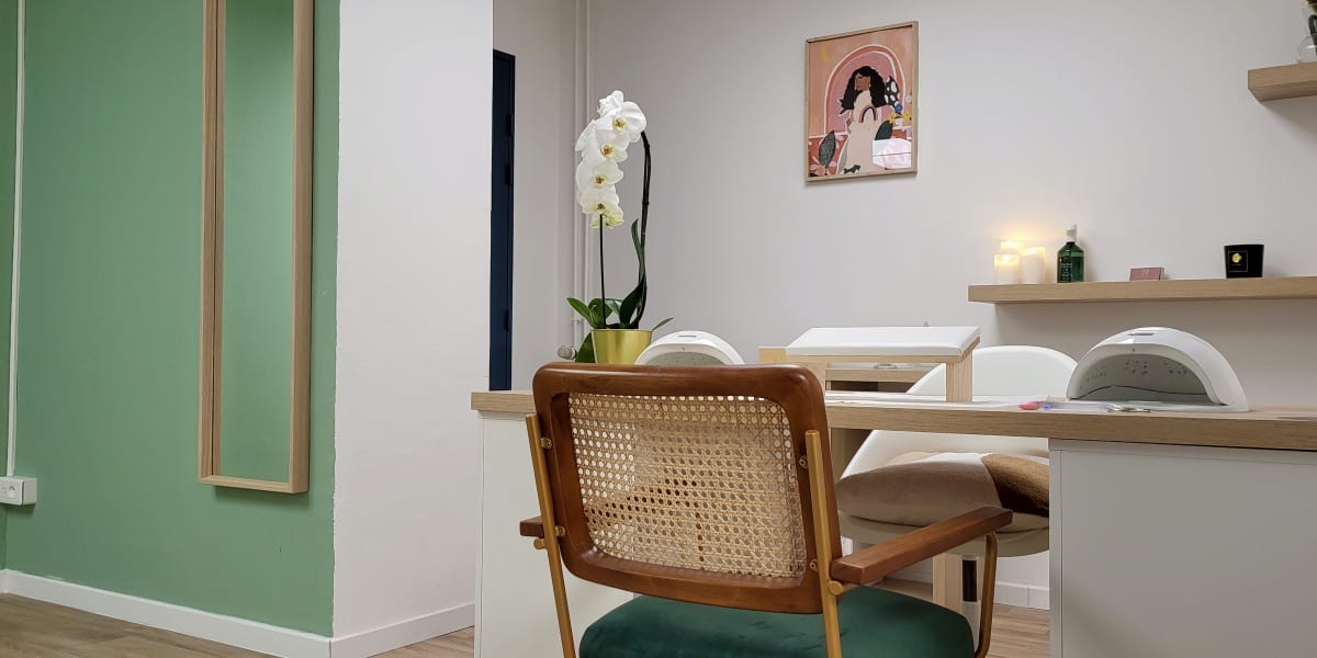 Parapharmacie pour Tous - Onglerie Elbeuf - Photo de couverture - OneBooking