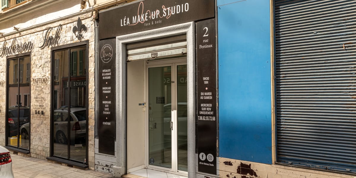 Léa Make Up Studio & Alex Anderson Ink - Sourcils & cils Nice - Photo de couverture - OneBooking