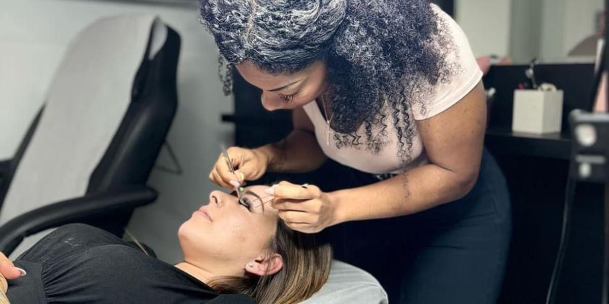 Noemie lash - Onglerie Sotteville-lès-Rouen - Photo de couverture - OneBooking