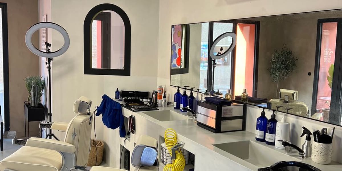 Le Mensept - Coiffure Leucate - Photo de couverture - OneBooking