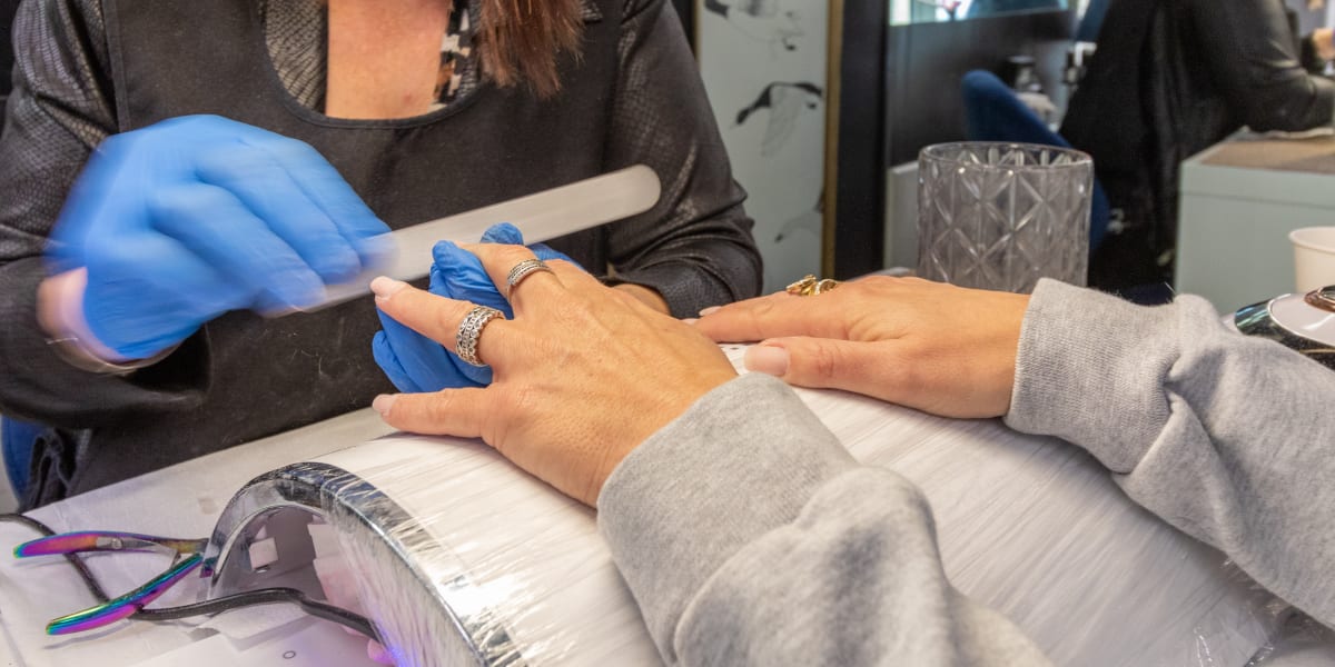 Mademoiselle ongles by Estelle - Institut de beauté Lannemezan - Photo de couverture - OneBooking