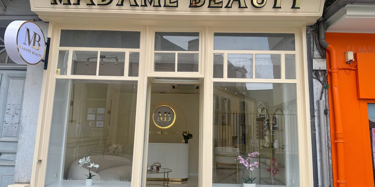 Madame Beauty - Sourcils & cils Laval - Photo de couverture - OneBooking