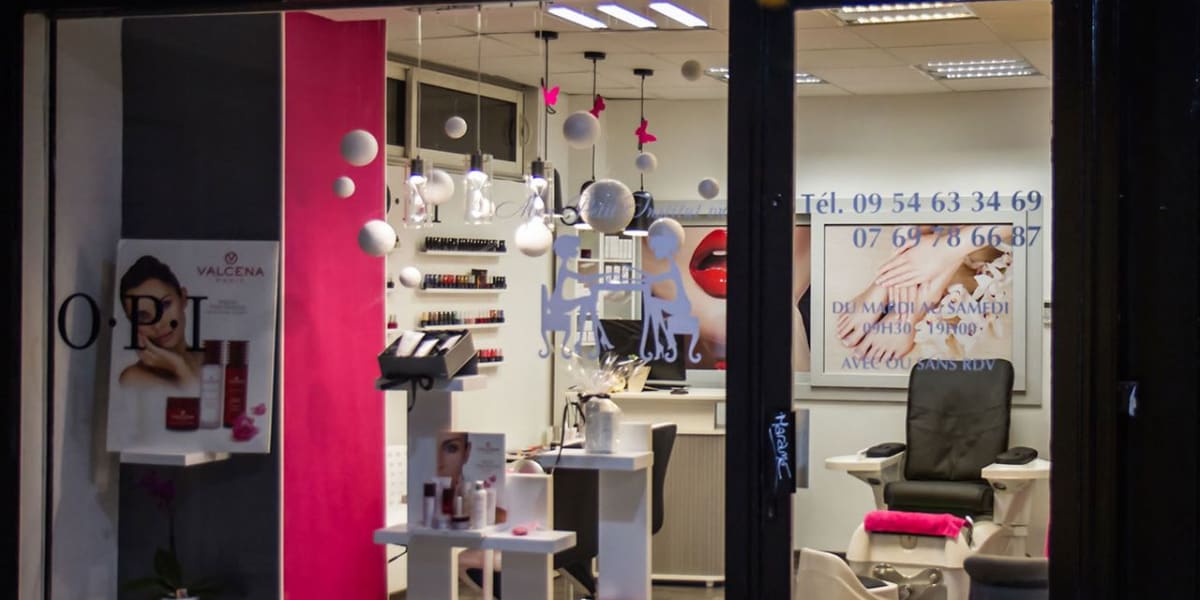 Mon petit institut VN - La Poste - Onglerie Grenoble - Photo de couverture - OneBooking